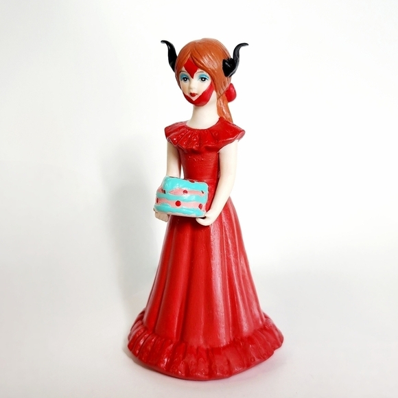 Chappell Roan My Kink Is Karma Inspired Figurine - Picture 8 of 8